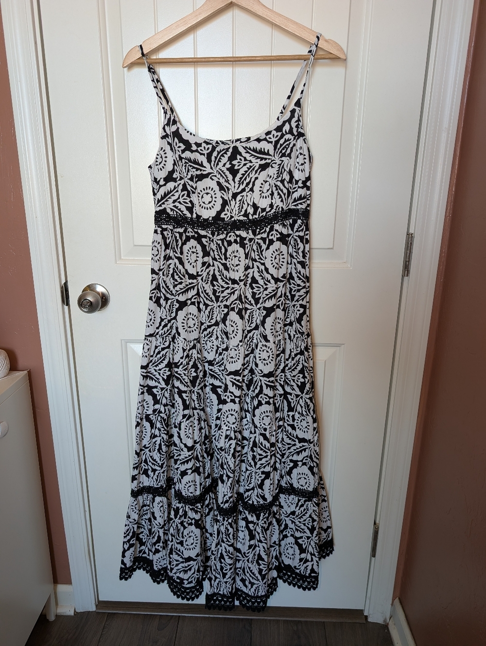Ivy Jane Cotton Floral Midi Dress Women’s Small Black/White